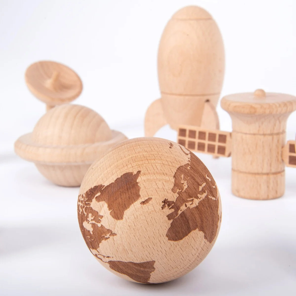 TickiT - Houten ruimtevoorwerpen - 10 stuks