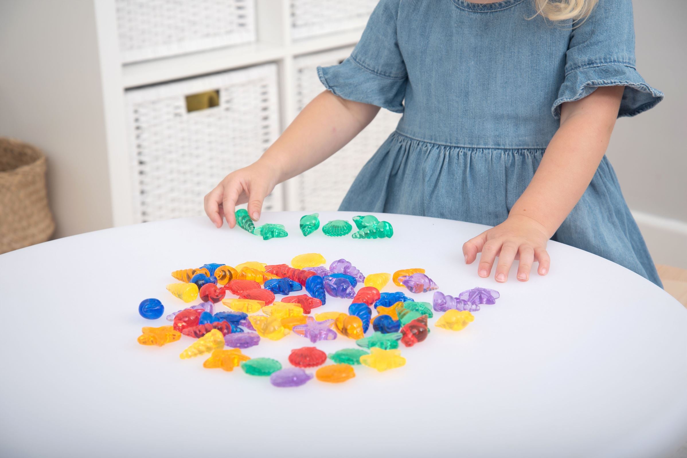 TickiT - Doorschijnende Gekleurde Schelpen