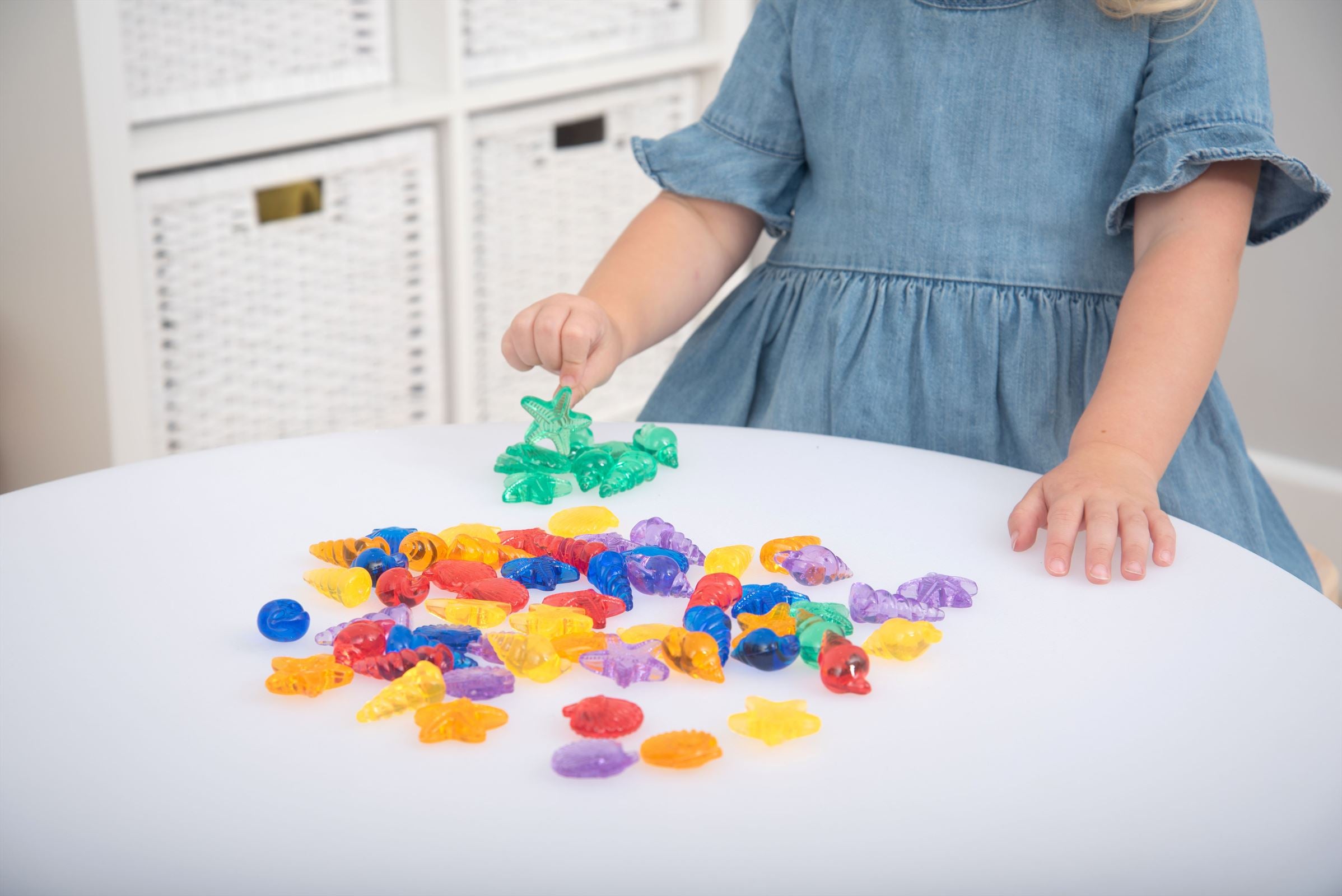 TickiT - Doorschijnende Gekleurde Schelpen