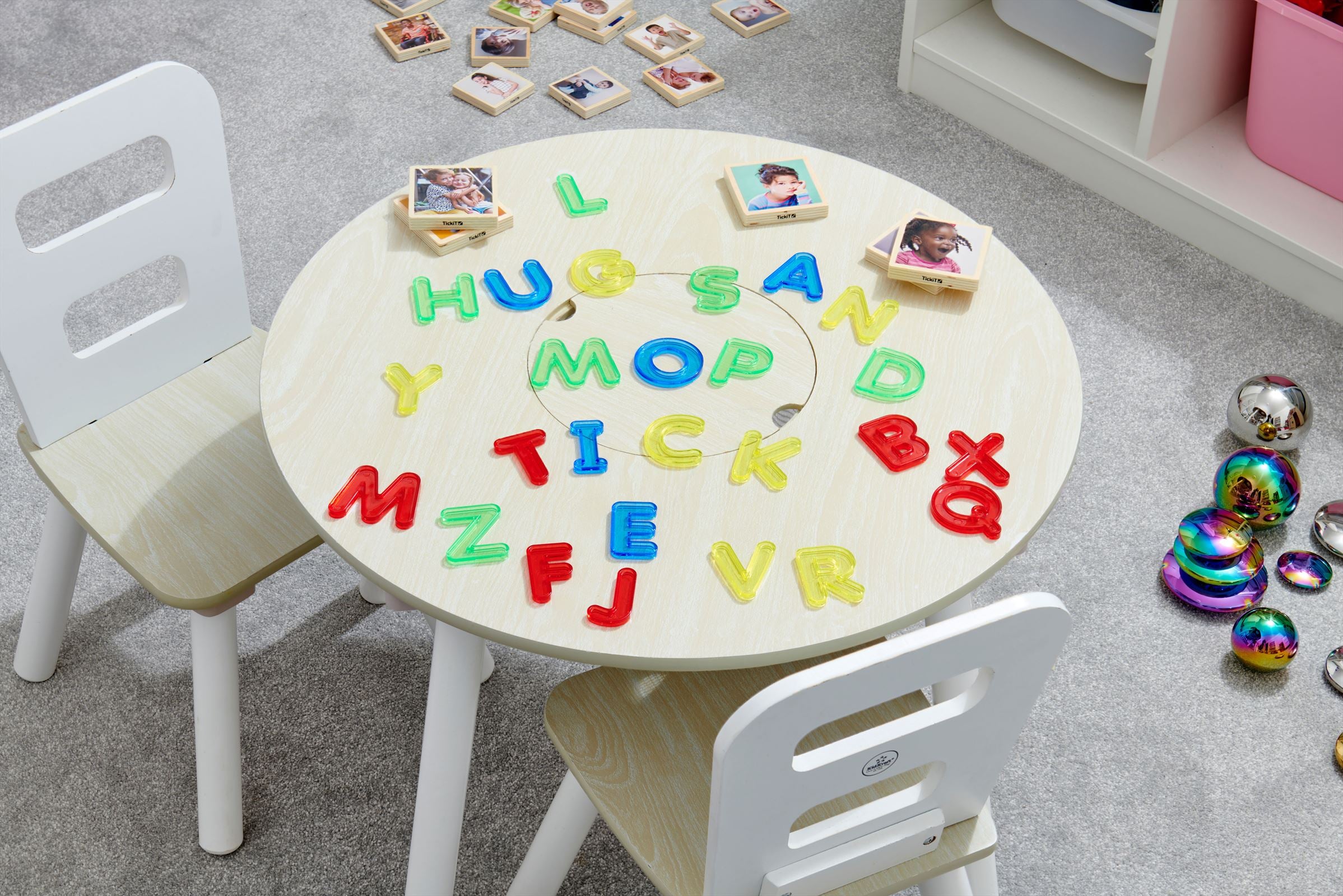 TickiT - Doorschijnende Letters Hoofdletters