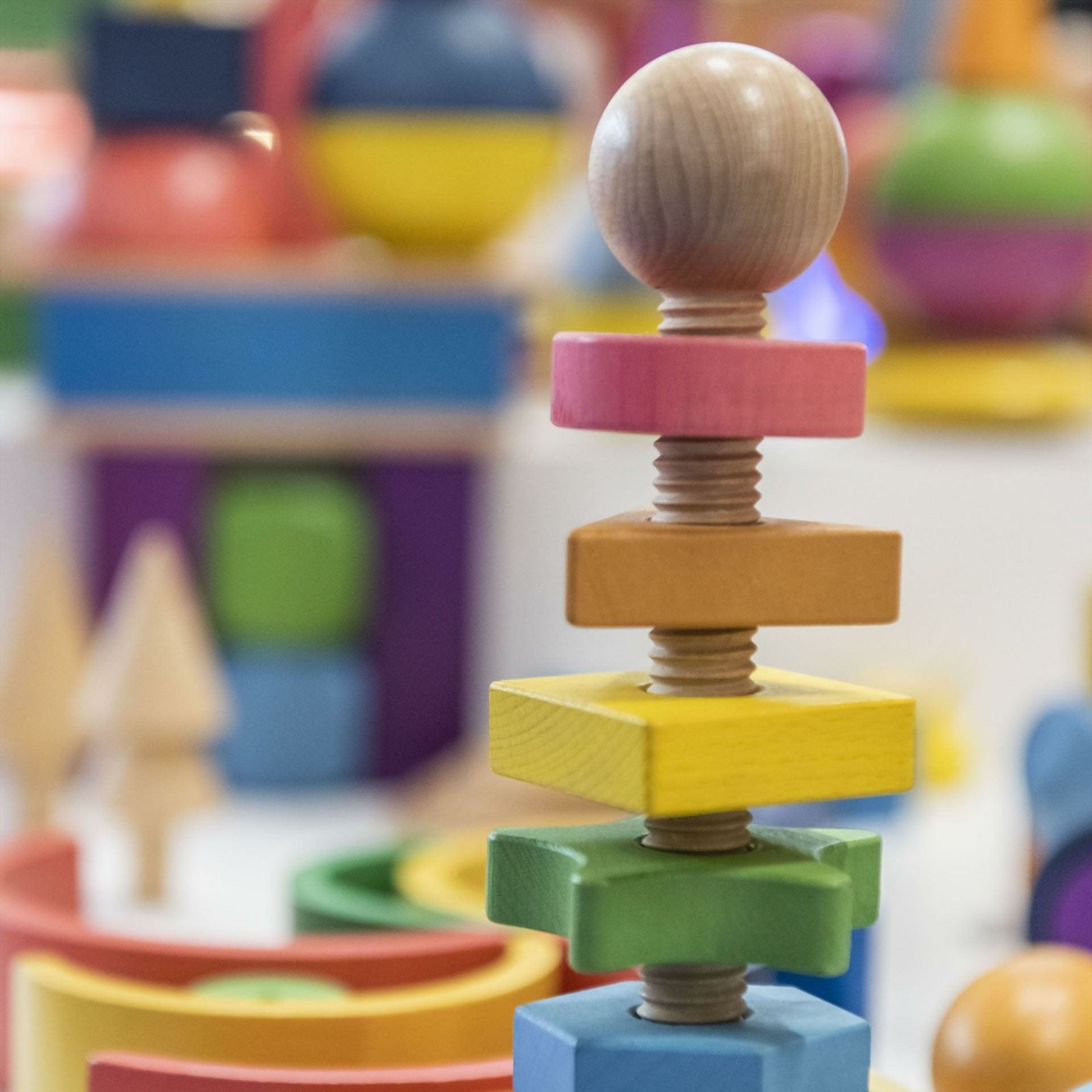 TickiT - Regenboog Houten Vorm Twister