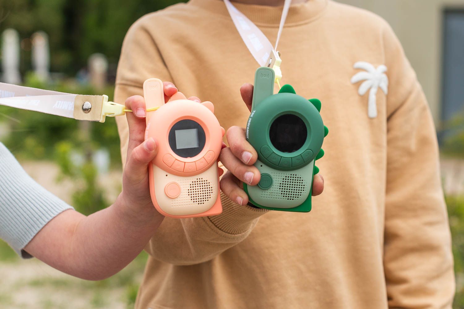 The Zoofamily Zoo Walkie Talkie Dino roze x Dino groen
