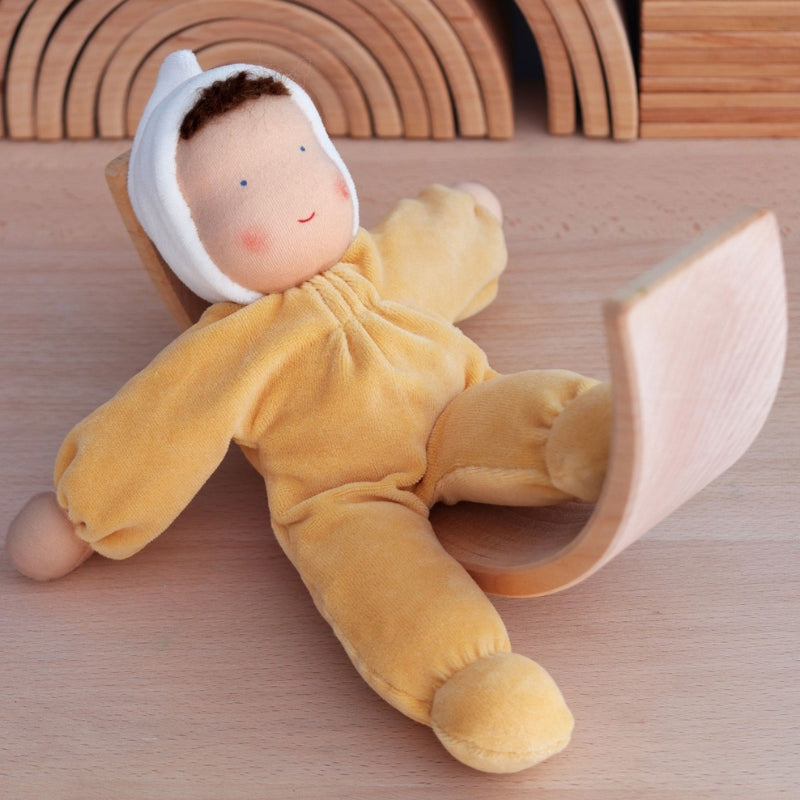 Grimm's - zachte handgemaakte knuffel pop - geel - (baby+)