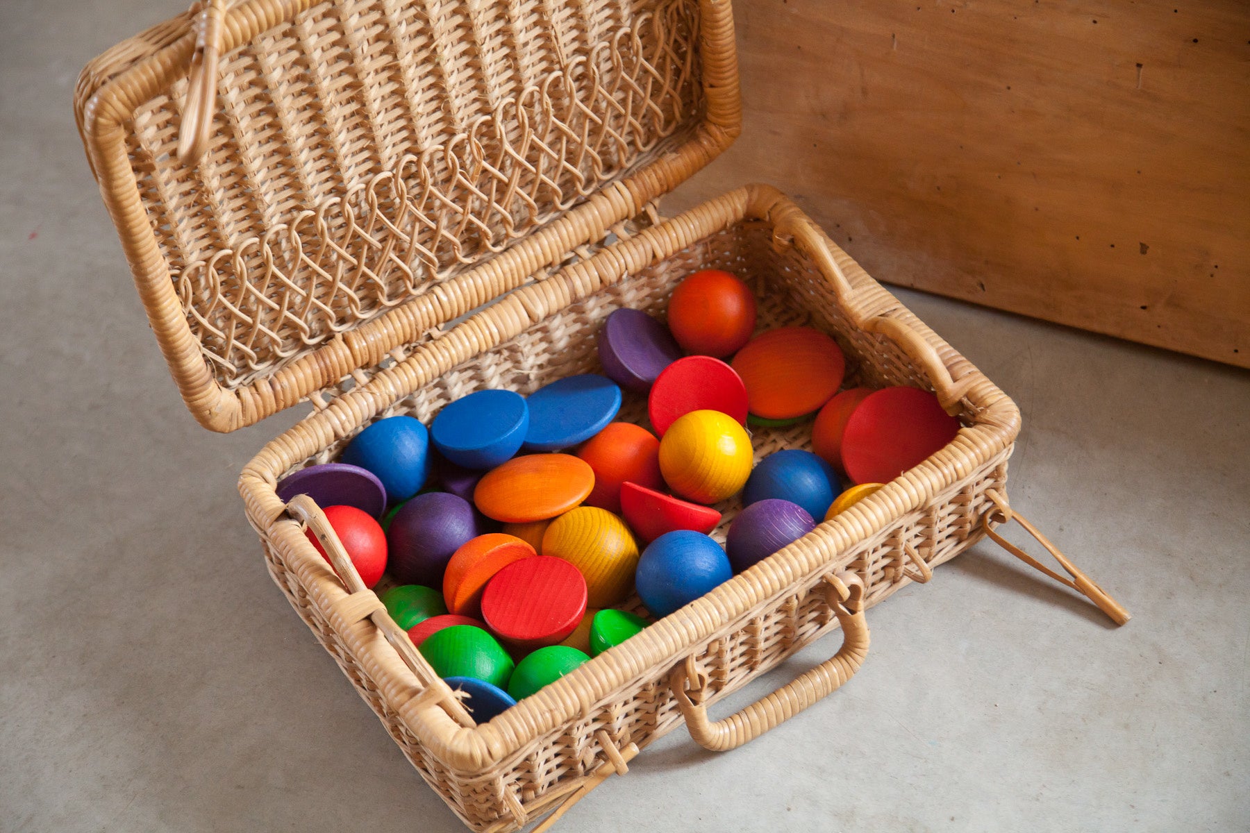 Grapat - 30-delig Houten Ronde vormen set regenboog - Grapat