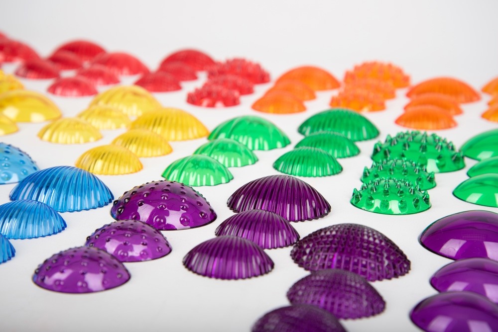 EDX - Doorzichtig gekleurde sensorische schelpen (108 stuks)