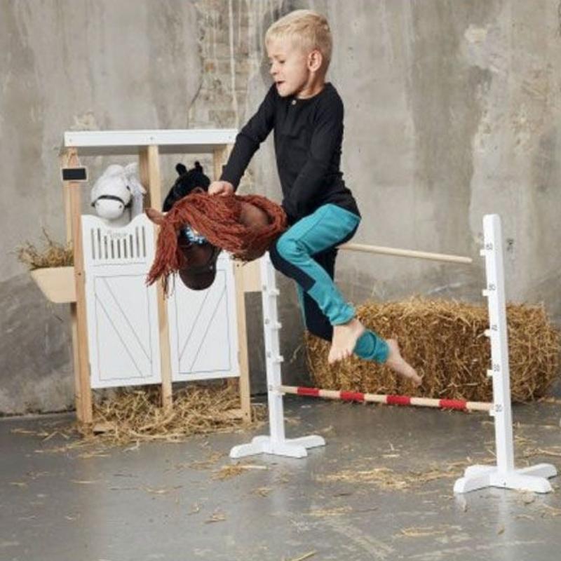 ByAstrup - Stokpaard Bruin in rugzak