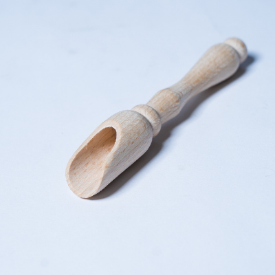 Pagalou - Montessori houten schepje voor sensorisch spel 8 cm - lang handvat
